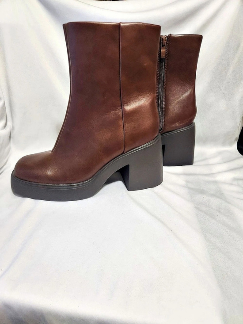 Brown Platform Heeled Boots Like New